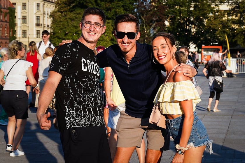 Wrocławska Potańcówka w rytmie disco na placu Wolności we Wrocławiu