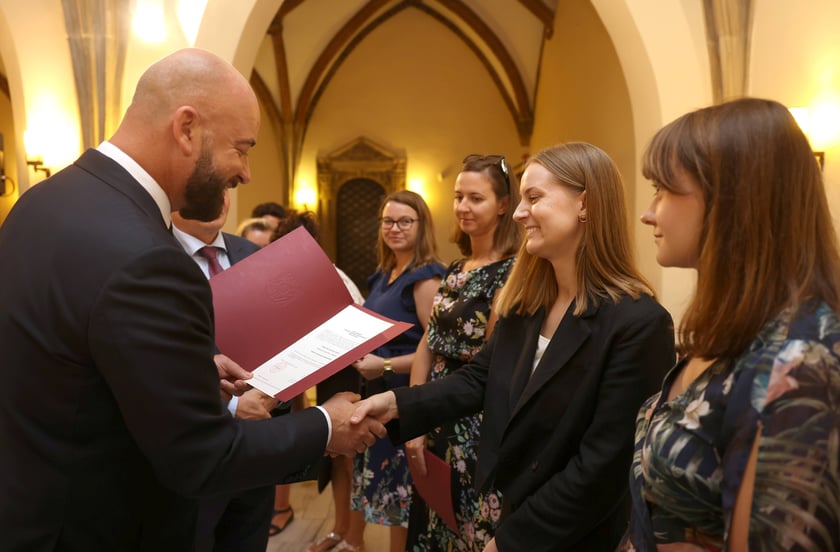 Nauczycielami mianowanymi zostało w sumie 273 nauczycielek i nauczycieli