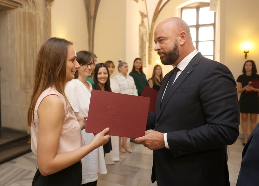 Nauczycielami mianowanymi zostało w sumie 273 nauczycielek i nauczycieli