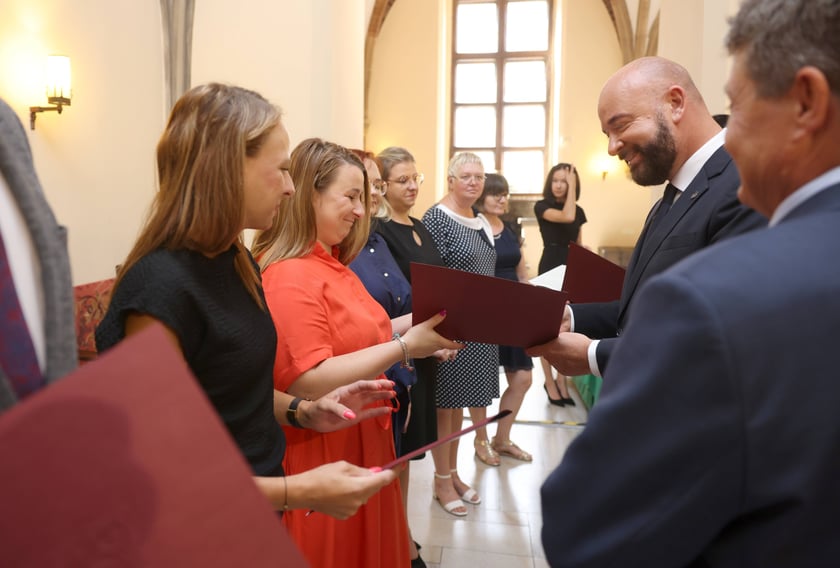 Nauczycielami mianowanymi zostało w sumie 273 nauczycielek i nauczycieli
