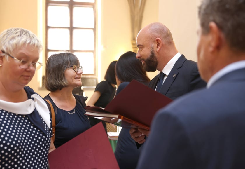 Nauczycielami mianowanymi zostało w sumie 273 nauczycielek i nauczycieli