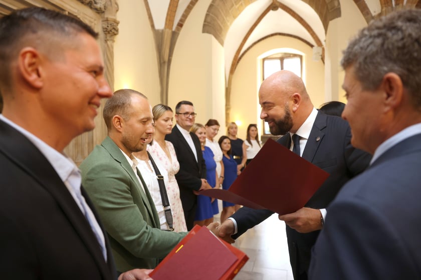 Nauczycielami mianowanymi zostało w sumie 273 nauczycielek i nauczycieli
