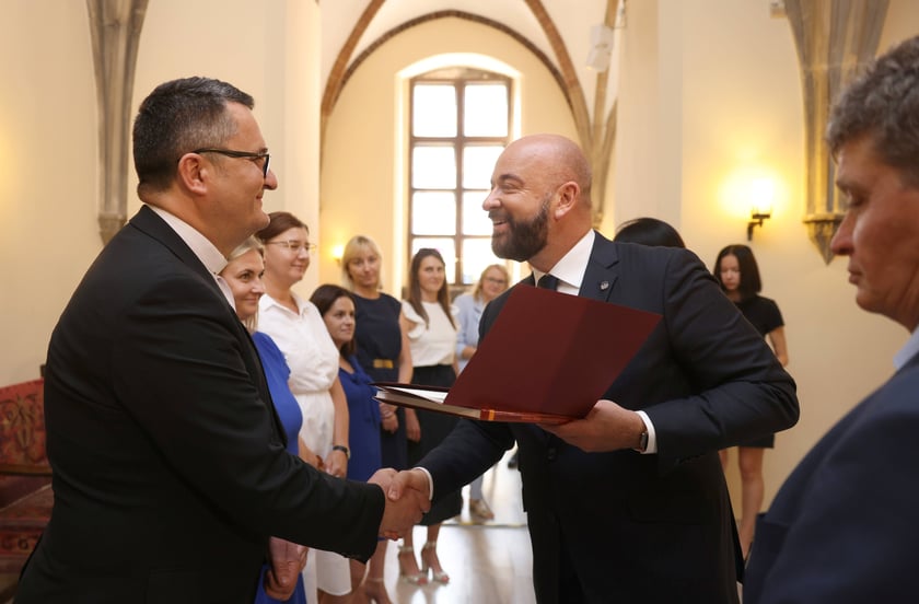 Nauczycielami mianowanymi zostało w sumie 273 nauczycielek i nauczycieli