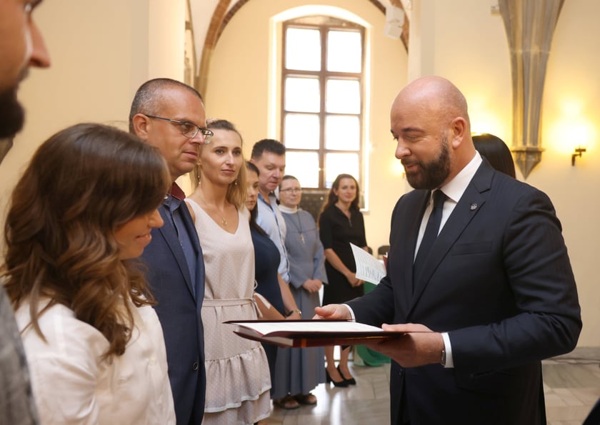 Nauczycielami mianowanymi zostało w sumie 273 nauczycielek i nauczycieli
