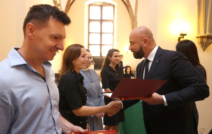 Nauczycielami mianowanymi zostało w sumie 273 nauczycielek i nauczycieli