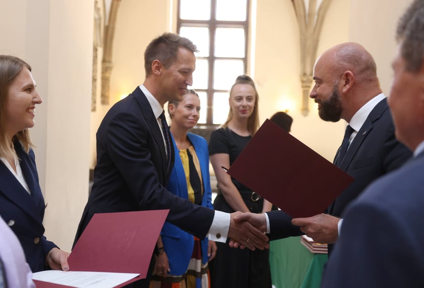 Nauczycielami mianowanymi zostało w sumie 273 nauczycielek i nauczycieli