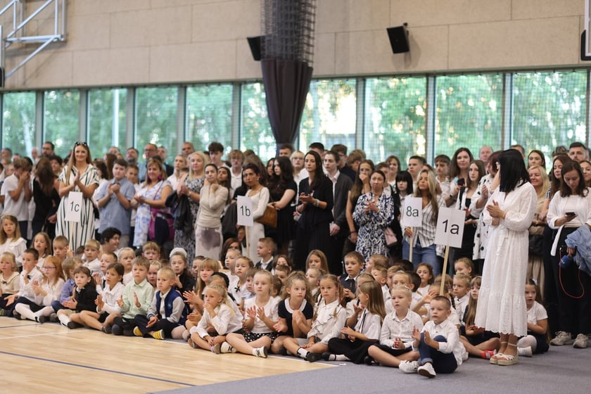 Inauguracja roku szkolnego 2024/2025 w ZSP nr 26 przy ul. Cynamonowej we Wrocławiu