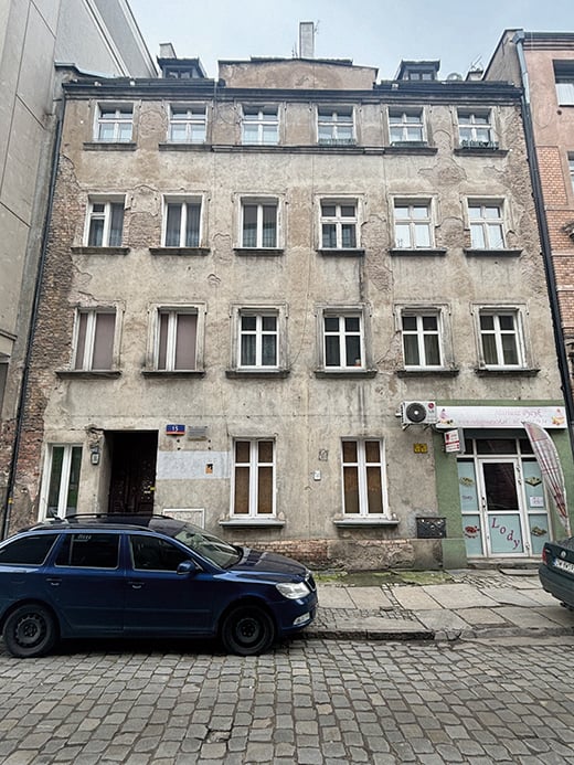 Kamienica przeznaczona do remontu w Projekcie Ptasia (program poWROty kamienic). Ptasia 15