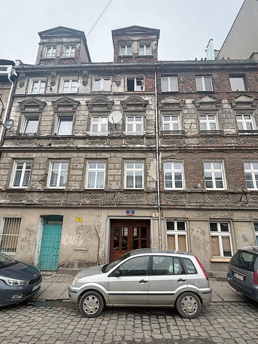 Kamienica przeznaczona do remontu w Projekcie Ptasia (program poWROty kamienic). Ptasia 9