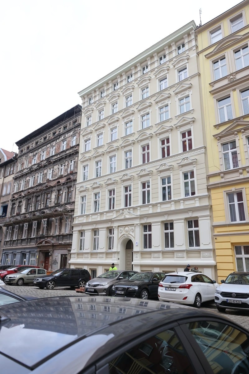 Nowo wyremontowana elewacja ul. Baryckiej 7 we Wrocławiu