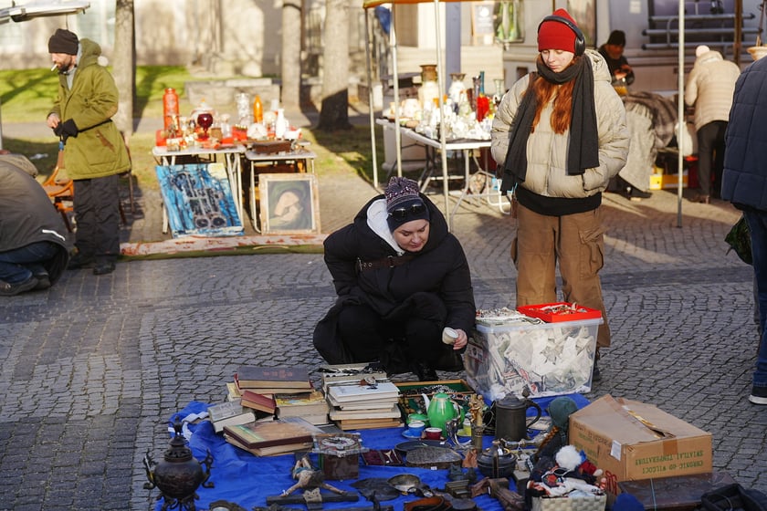 Giełda staroci przy Hali Stulecia - 23-24 listopada