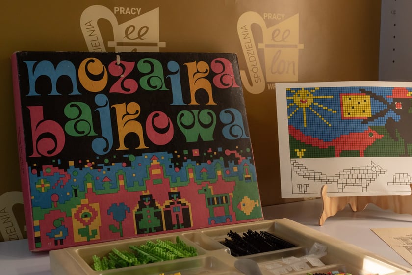Eksponat z wystawy Bawią, uczą, wychowują &ndash; zabawki z Dolnego Śląska w czasach PRL-u w Miejskim Muzeum Zabawet w Karpaczu