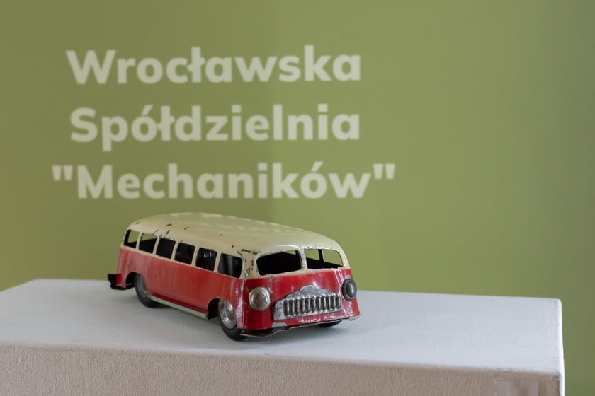 Eksponat z wystawy Bawią, uczą, wychowują &ndash; zabawki z Dolnego Śląska w czasach PRL-u w Miejskim Muzeum Zabawet w Karpaczu