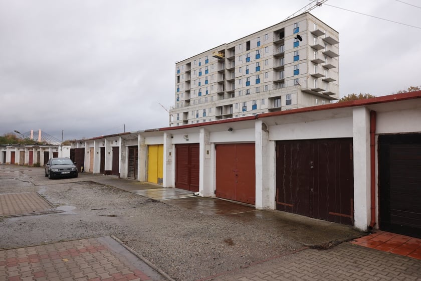 Garaże na Popowicach do wyburzenia