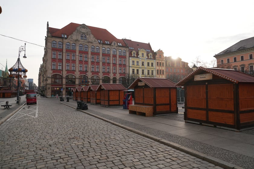 Wrocław w noworoczny poranek wyglądał tak, jakby tu nikt nie mieszkał...