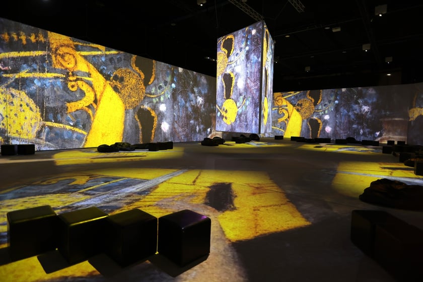 Zdjęcie z wystawy KLIMT – The Immersive Exhibition w hali IASE we Wrocławiu (do 23 lutego 2025)