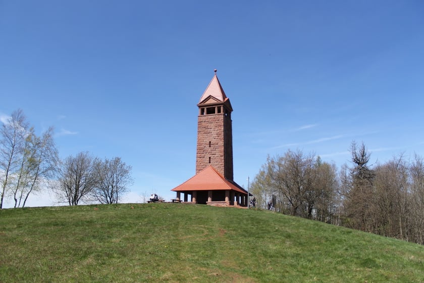 Odwiedź cztery niezwykłe wieże widokowe Wzgórz Włodzickich