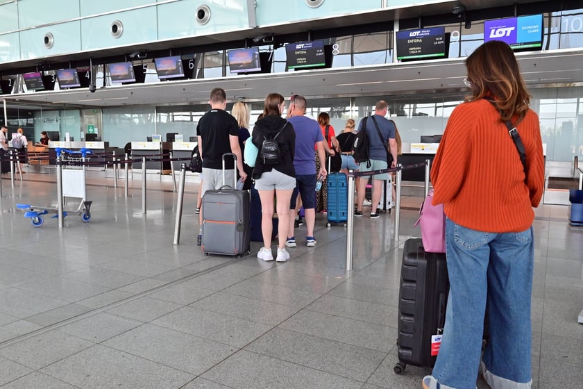 Wrocławskie lotnisko w przeddzień wakacji