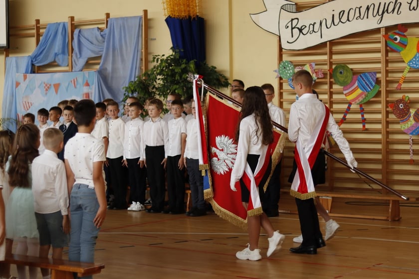 Uroczystość zakończenia roku szkolnego 2024/2025 w gminie Prusice, gdzie zorganizowano wojewódzkie obchody