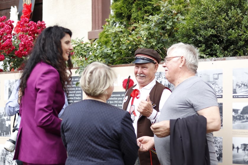 W Pawłowie Trzebnickim przy budynku dawnej szkoły zorganizowano wystawę poświęconą pierwszej polskiej szkole na Dolnym Śląsku