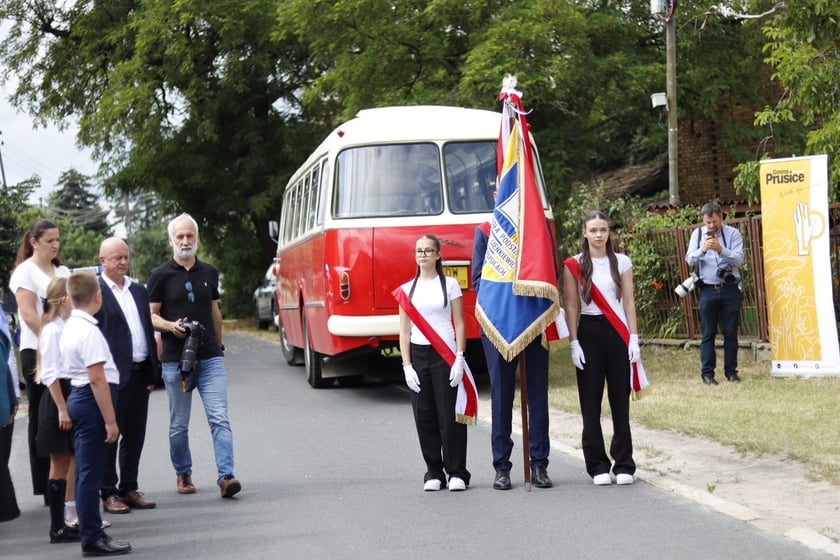 W Pawłowie Trzebnickim przy budynku dawnej szkoły zorganizowano wystawę poświęconą pierwszej polskiej szkole na Dolnym Śląsku