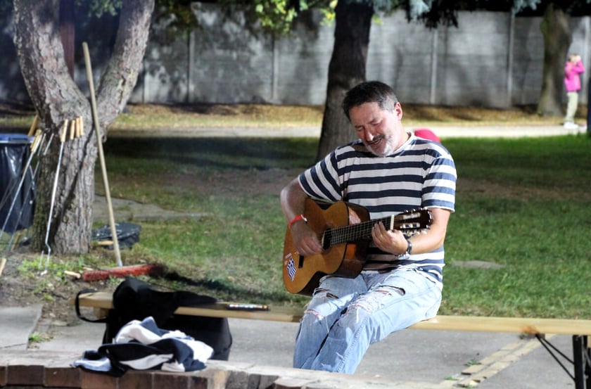 Nocowanka w Park Glinianki