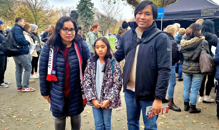 WrocWalk 2025 Pan darrel z Filipin wraz z żoną i córką