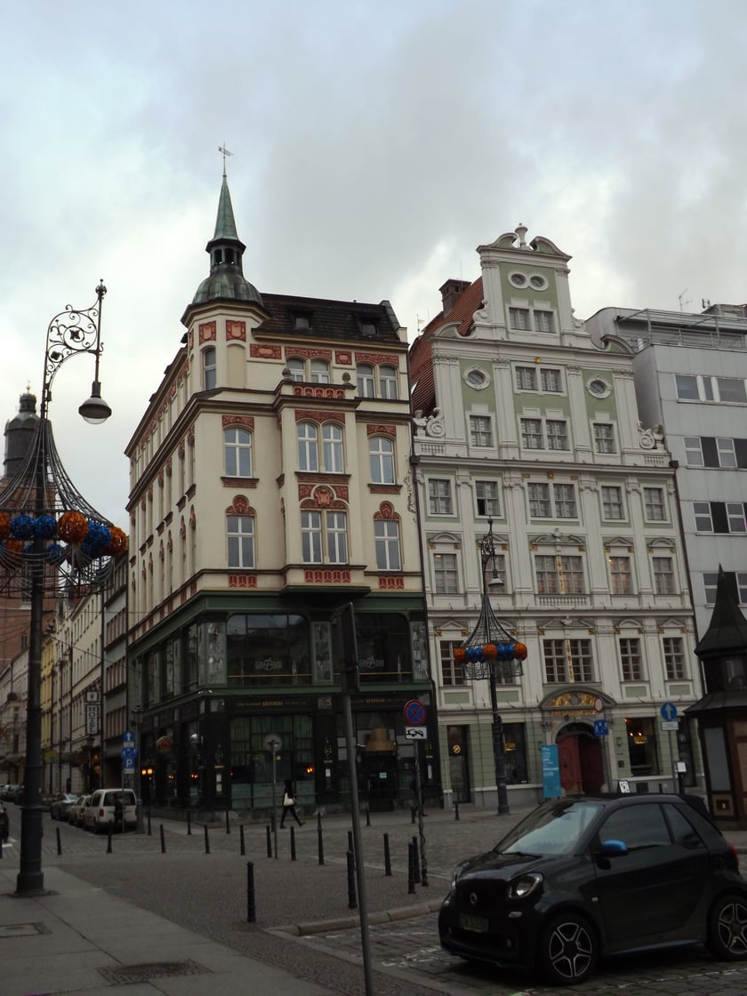 plac Solny 5 - w tej kamienicy wyremontowany zostanie dach