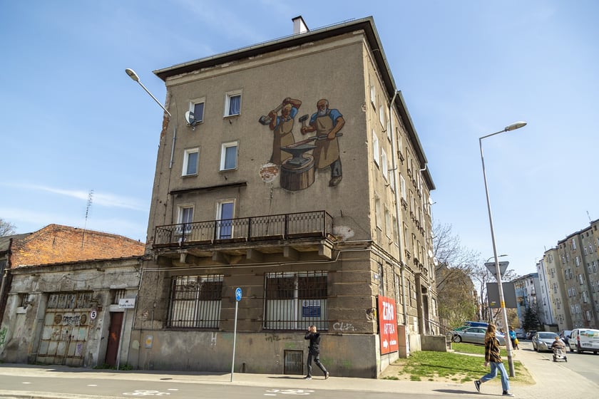 Malunek na kamienicy przy ul. Rychtalskiej