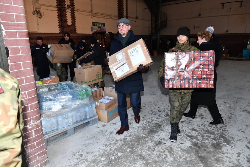 Na zdjęciu uczestnicy akcji pomocy dla Ukrainy