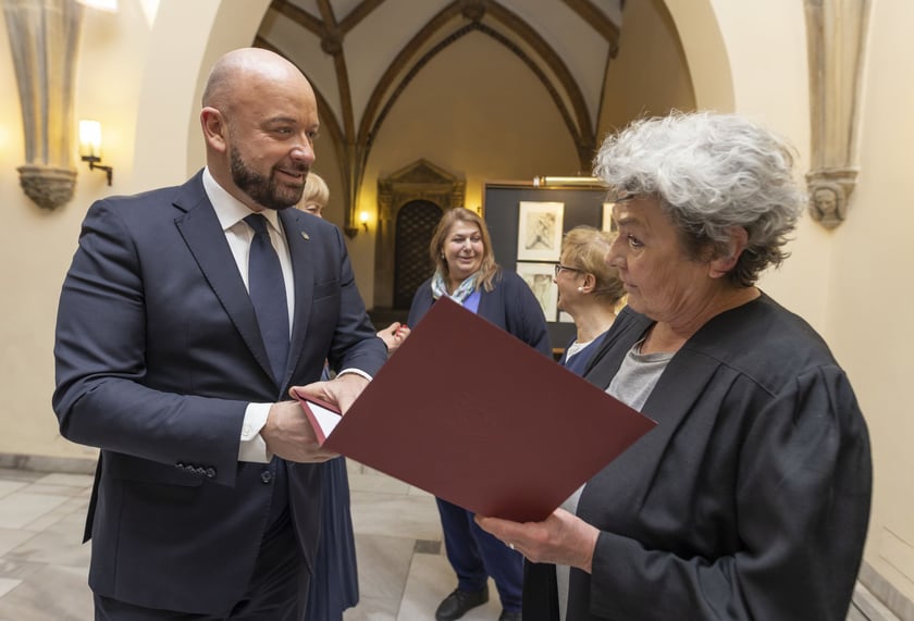 Uroczystość wręczenia dyplomów wrocławskim nauczycielom