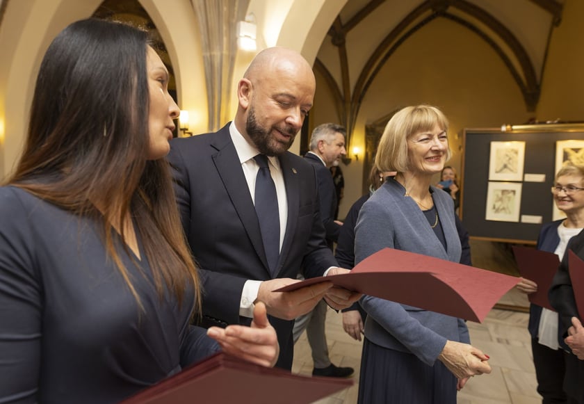 Uroczystość wręczenia dyplomów wrocławskim nauczycielom