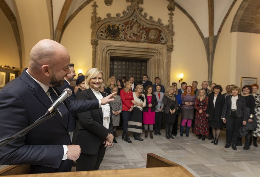 Uroczystość wręczenia dyplomów wrocławskim nauczycielom