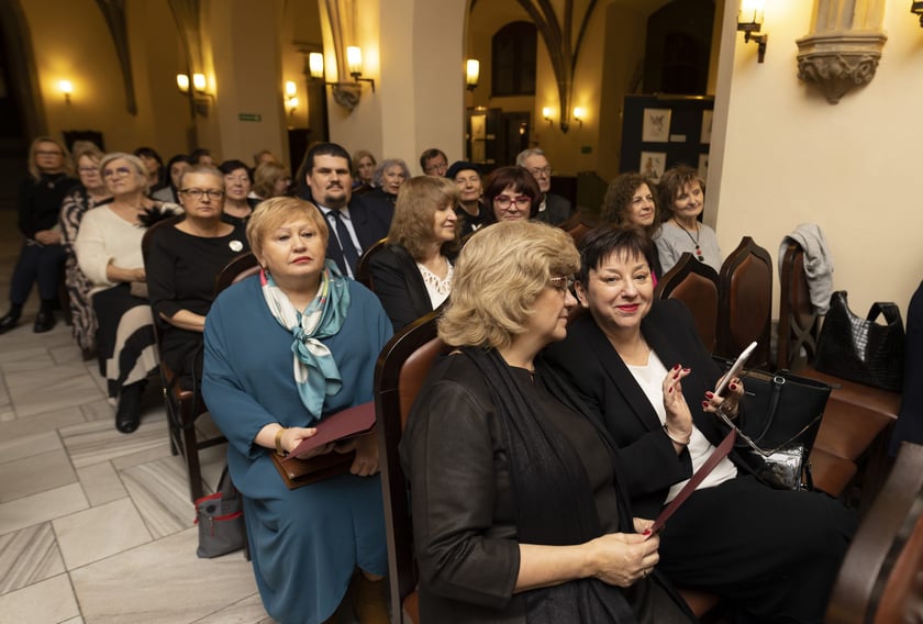 Uroczystość wręczenia dyplomów wrocławskim nauczycielom