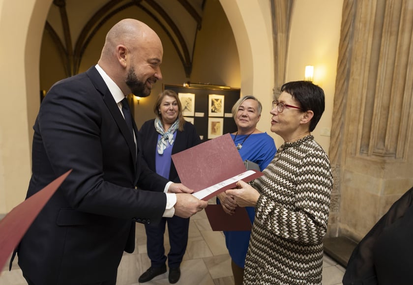 Uroczystość wręczenia dyplomów wrocławskim nauczycielom