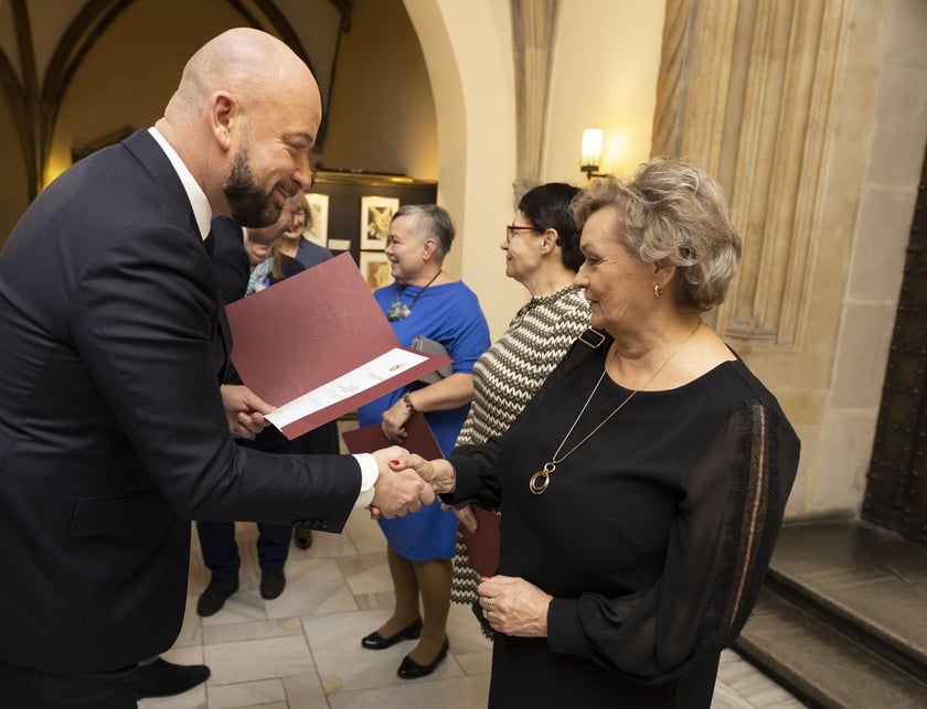 Uroczystość wręczenia dyplomów wrocławskim nauczycielom