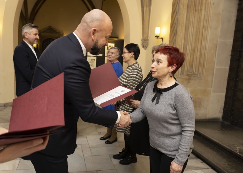 Uroczystość wręczenia dyplomów wrocławskim nauczycielom