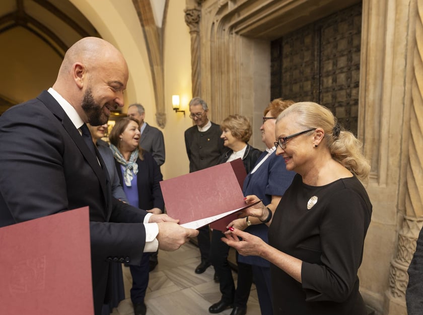 Uroczystość wręczenia dyplomów wrocławskim nauczycielom