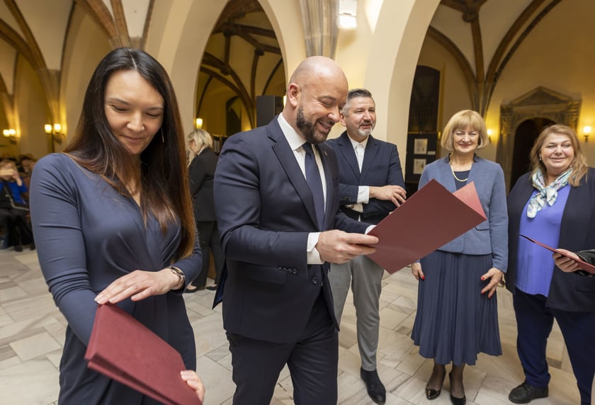 Uroczystość wręczenia dyplomów wrocławskim nauczycielom
