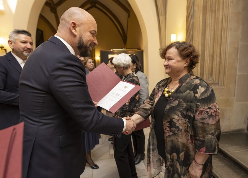 Uroczystość wręczenia dyplomów wrocławskim nauczycielom