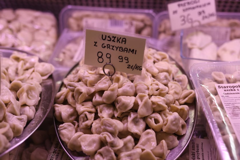 Na zdjęciu widać produkty, które możesz kupić na hali przy ul. Piaskowej oraz ich ceny