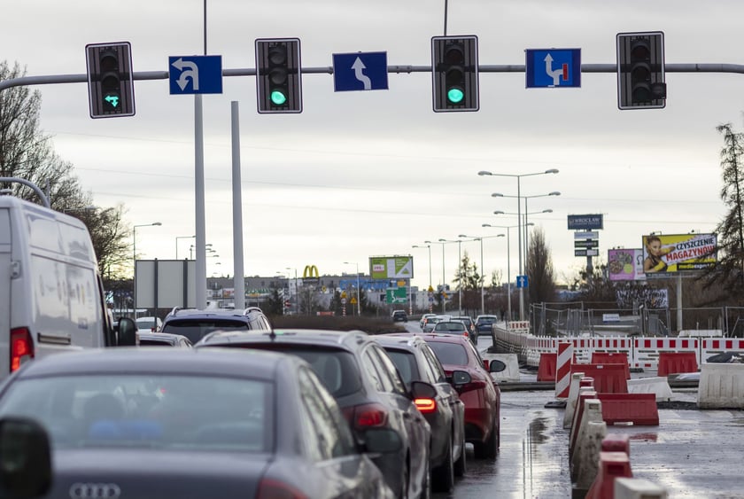 Na zdjęciu widać budowę linii autobusowo-tramwajowej na Nowy Dwór