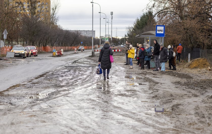 Na zdjęciu widać budowę linii autobusowo-tramwajowej na Nowy Dwór