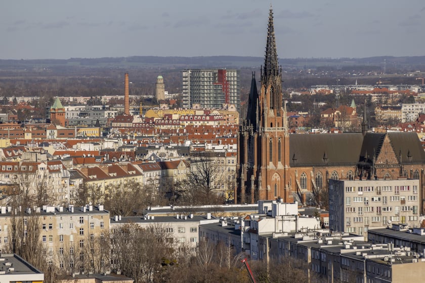 Na zdjęciu panorama Wrocławia widziana z tarasu na wieży katedry na Ostrowie Tumskim