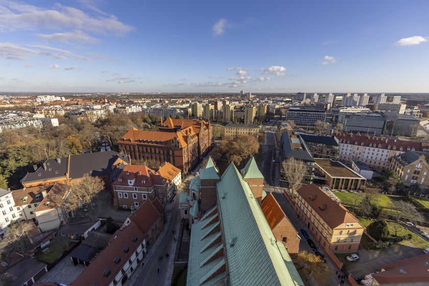 Na zdjęciu panorama Wrocławia widziana z tarasu na wieży katedry na Ostrowie Tumskim