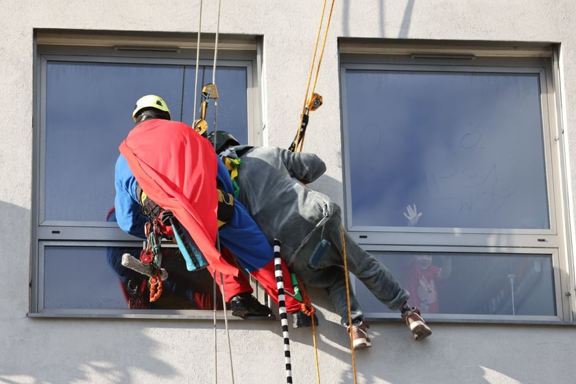 Akcja "Alpiniści dla WOŚP" w Dolnośląskim Szpitalu Specjalistycznym im. T. Marciniaka we Wrocławiu