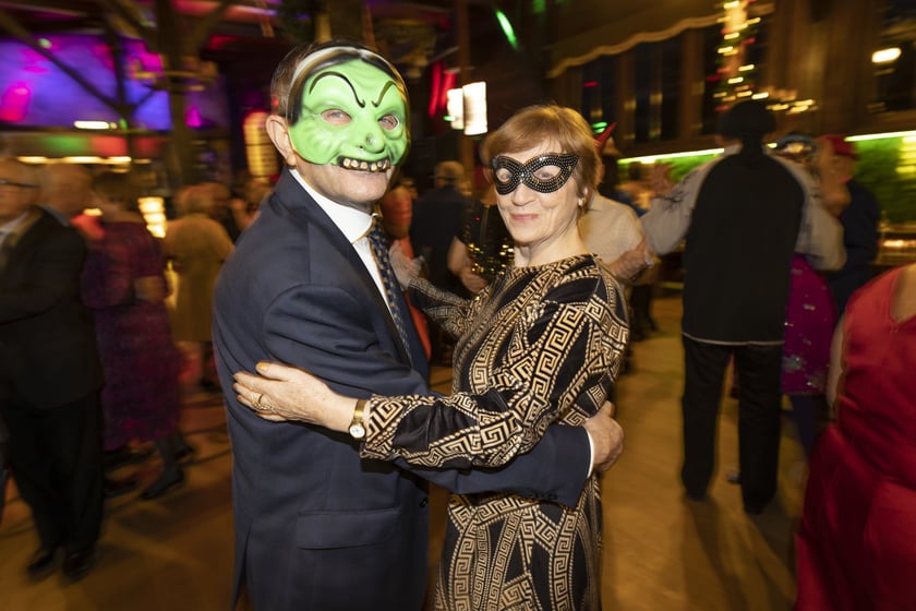 Bal maskowy seniorów z okazji Dnia Babci i Dziadka
