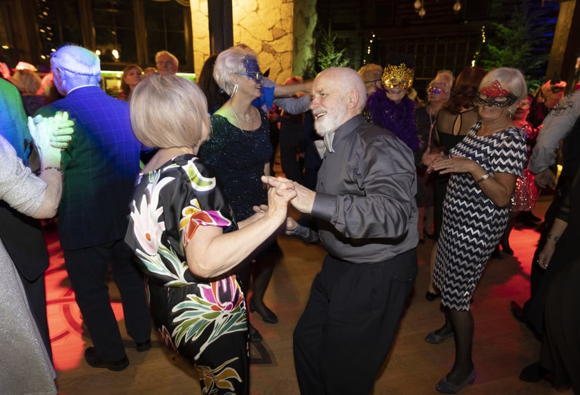 Bal maskowy seniorów z okazji Dnia Babci i Dziadka