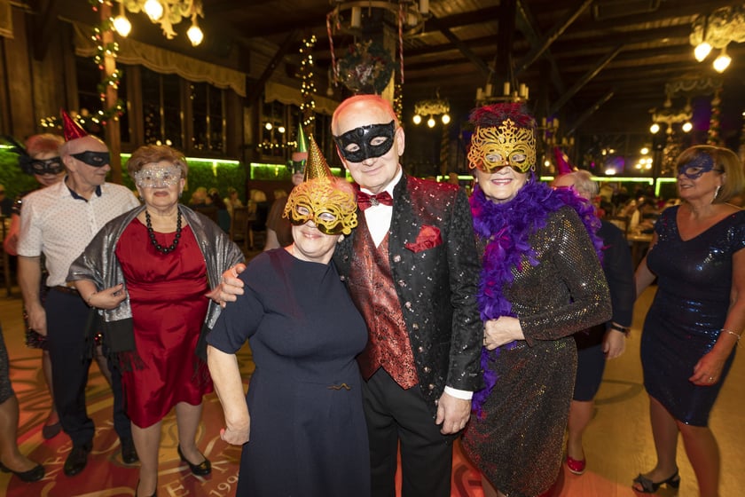 Bal maskowy seniorów z okazji Dnia Babci i Dziadka