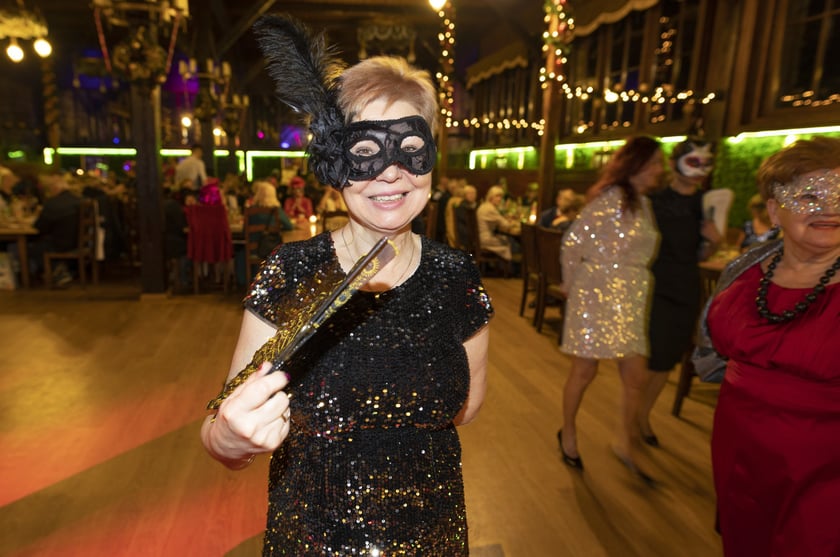 Bal maskowy seniorów z okazji Dnia Babci i Dziadka